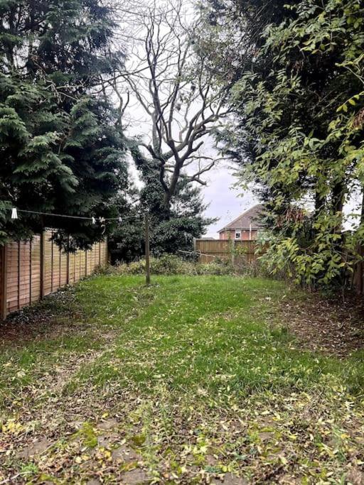 Spacious City Centre Home Near Hospital & M5 Worcester Exterior photo